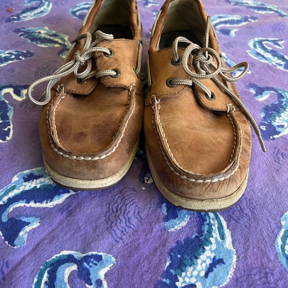 Worn in but not worn out, Sperry boat shoes - Picture 6 of 9